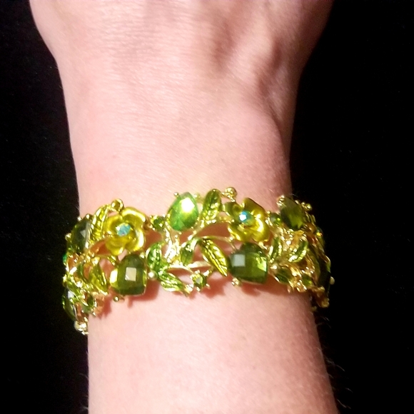 Jewelry - Green and Gold Crystal Floral and Leaf Cuff